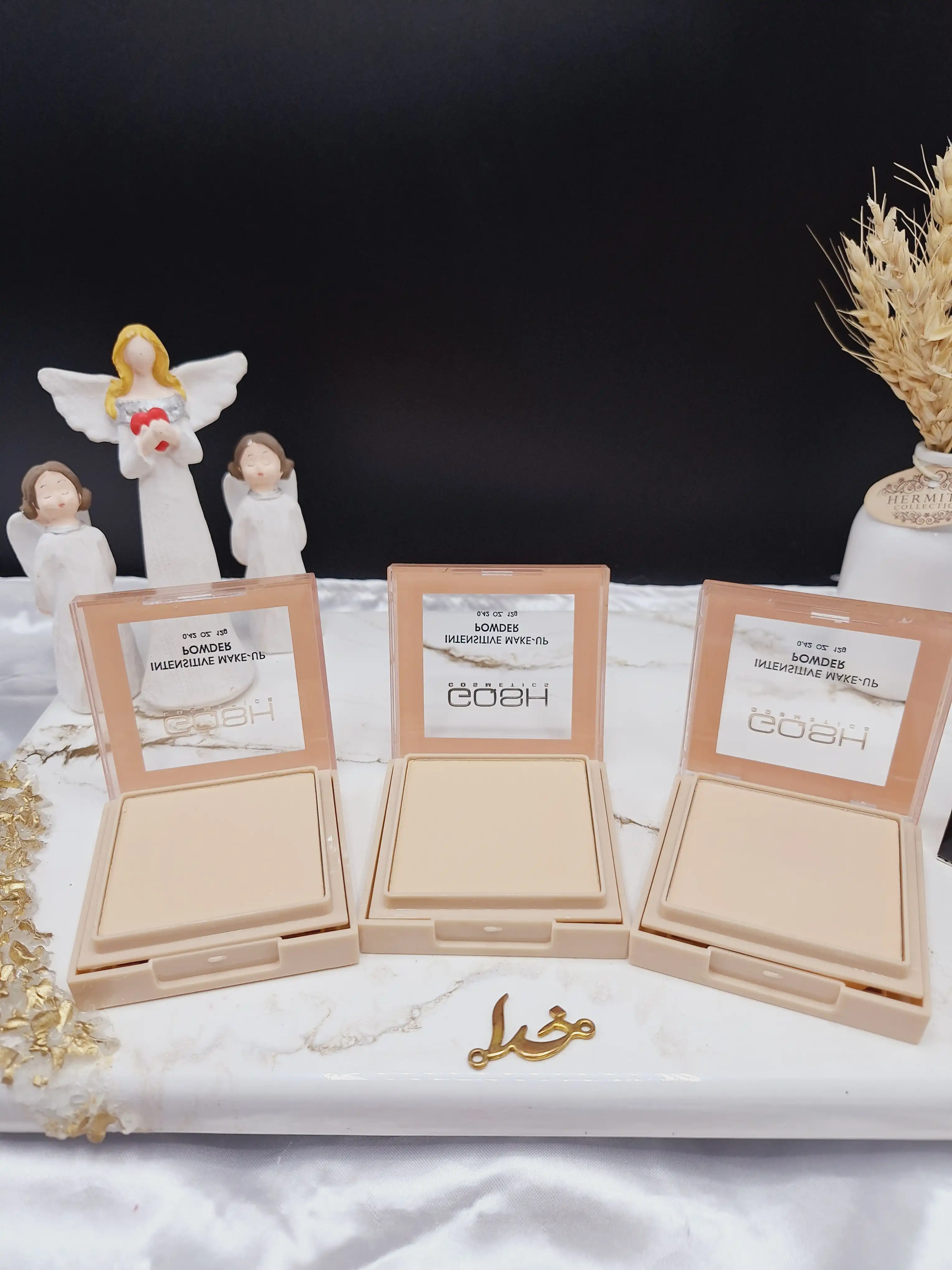 پنکک مخملی و با دوام همراه با پد و آیینه برند گاش GOSH کد 9803