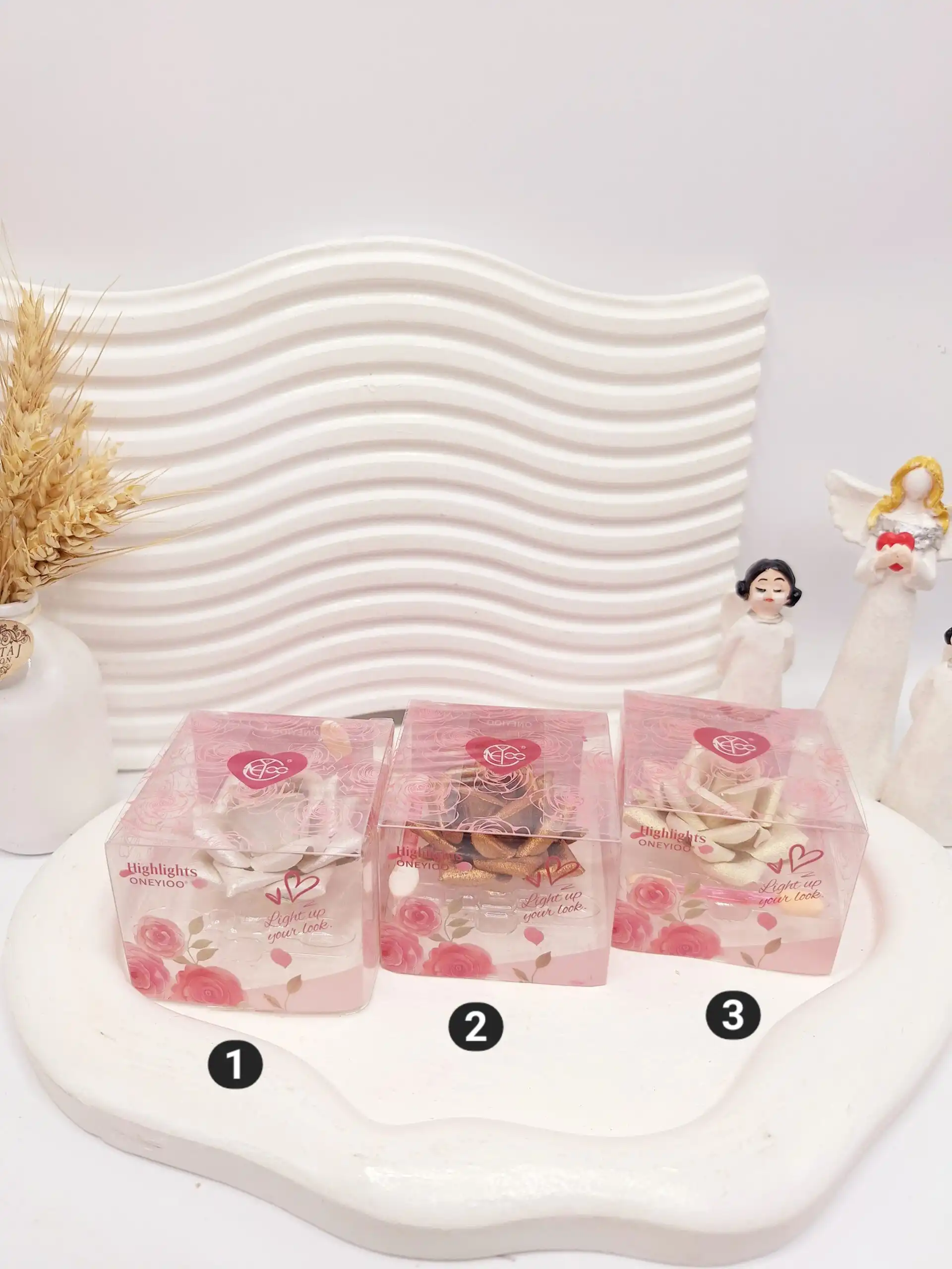 رژگونه هایلایتر گل رز جاودان کد 2001